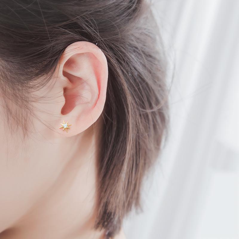 New Korean Version Super Flash Exquisite Eight-pointed Star Earrings Star Women Super Fairy