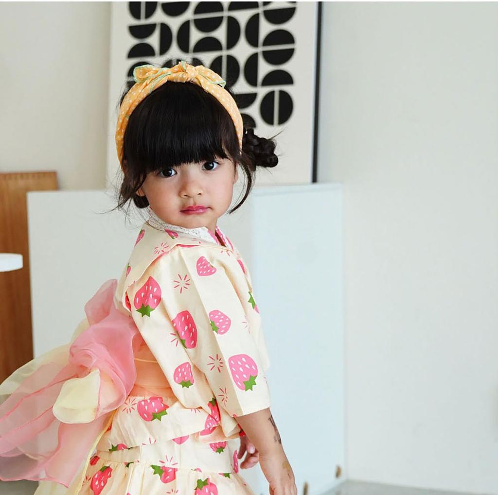 SEIWARAKU Yukata Set with Lace and Two Obi Perfect for Summer Fireworks Obon and Commemorative This cute floral print dress and obi sash are perfect