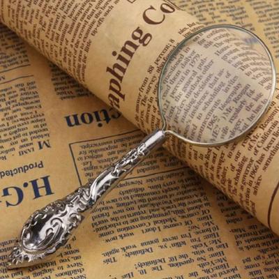 2pcs 5X Metal Handheld Magnifier Exquisite Carved Delicate Pattern for Reading Compact Retro Design with Vintage Charm