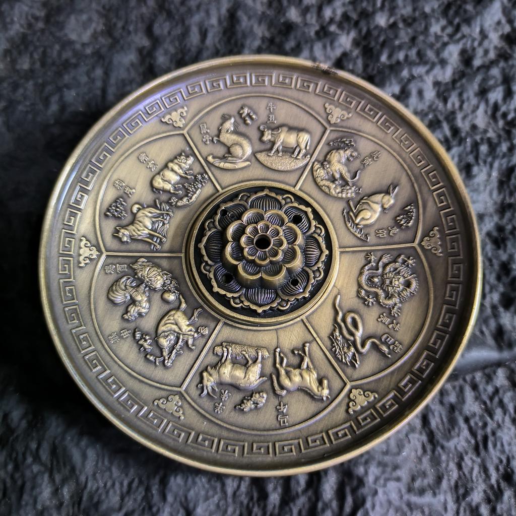 10cm Dragon and Phoenix Sandalwood Incense Burner Metal Incense Sticks Holders Can Use for Ashtray Plate Cup Base Home Decor