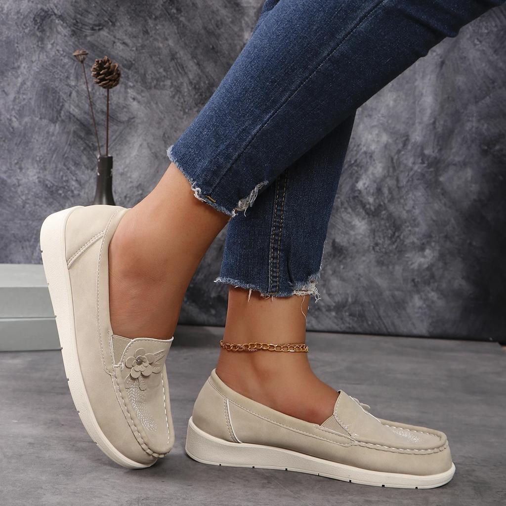 Women Casual Shoes Off White Flower Slip on Loafers Sneakers Woman Soft Low Heels Sports Tennis Casual Sneaker Female Footwear