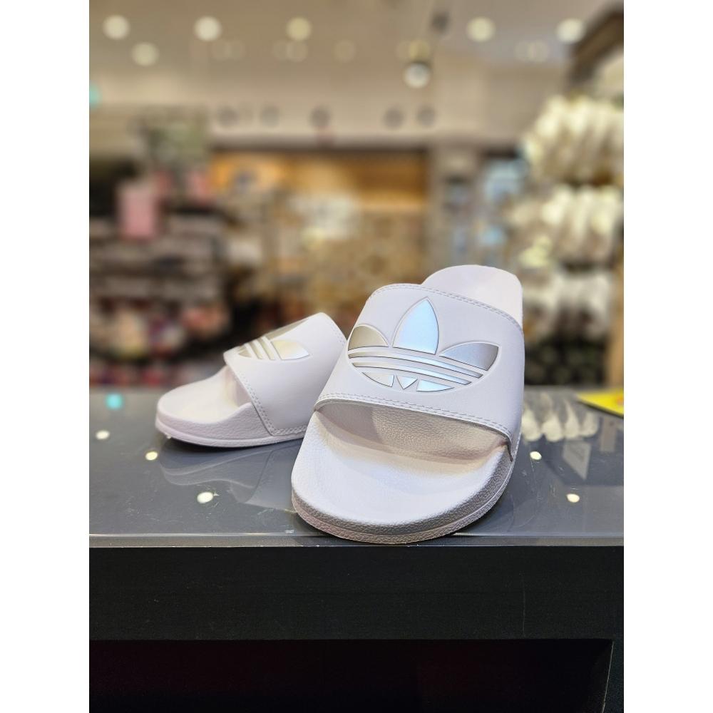 

Adidas Женские тапочки Adilette Light Женские ADILETTE LITE W GZ6197 FTWHT FTWHT MSILVE