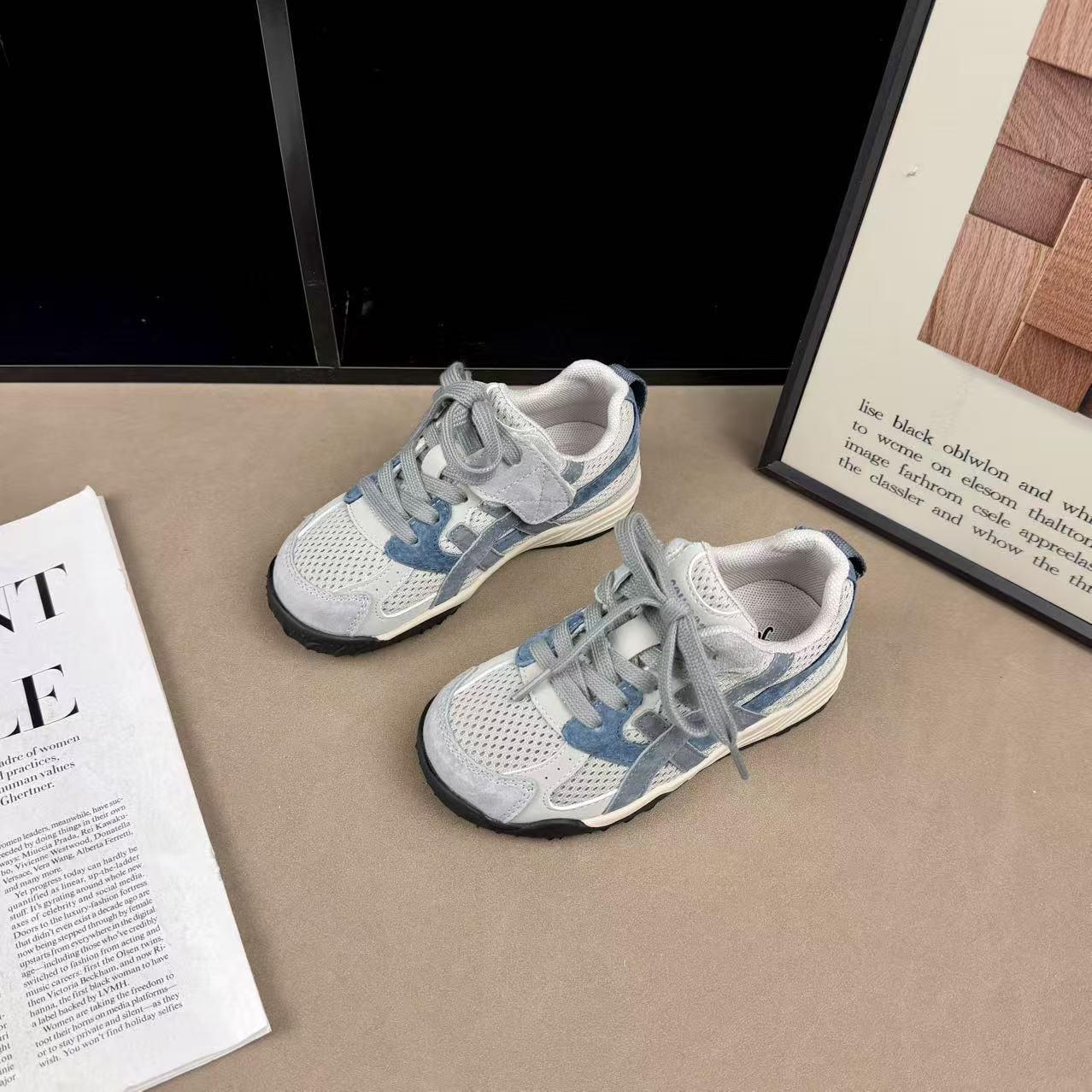 

Spring & Autumn Kids Breathable Mesh Training Shoes, Non-Slip Soft Sole, Unisex Sports Casual Sneakers 29 небо синє кольору