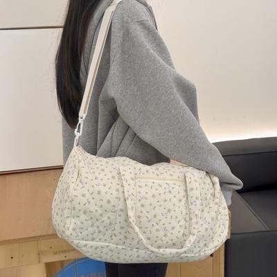 Quilted Travel Bag for Women Cute Floral Weekend Bag with Zipper Large Cotton Gym Bag Portable Workout Grocery Pouch