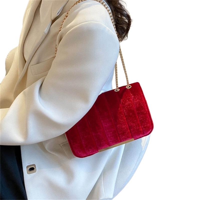 Women Casual Shoulder Bag Small Square Bag Chain Strap Crossbody Bags Simple Clutches Messengers Bags for Wedding Daily