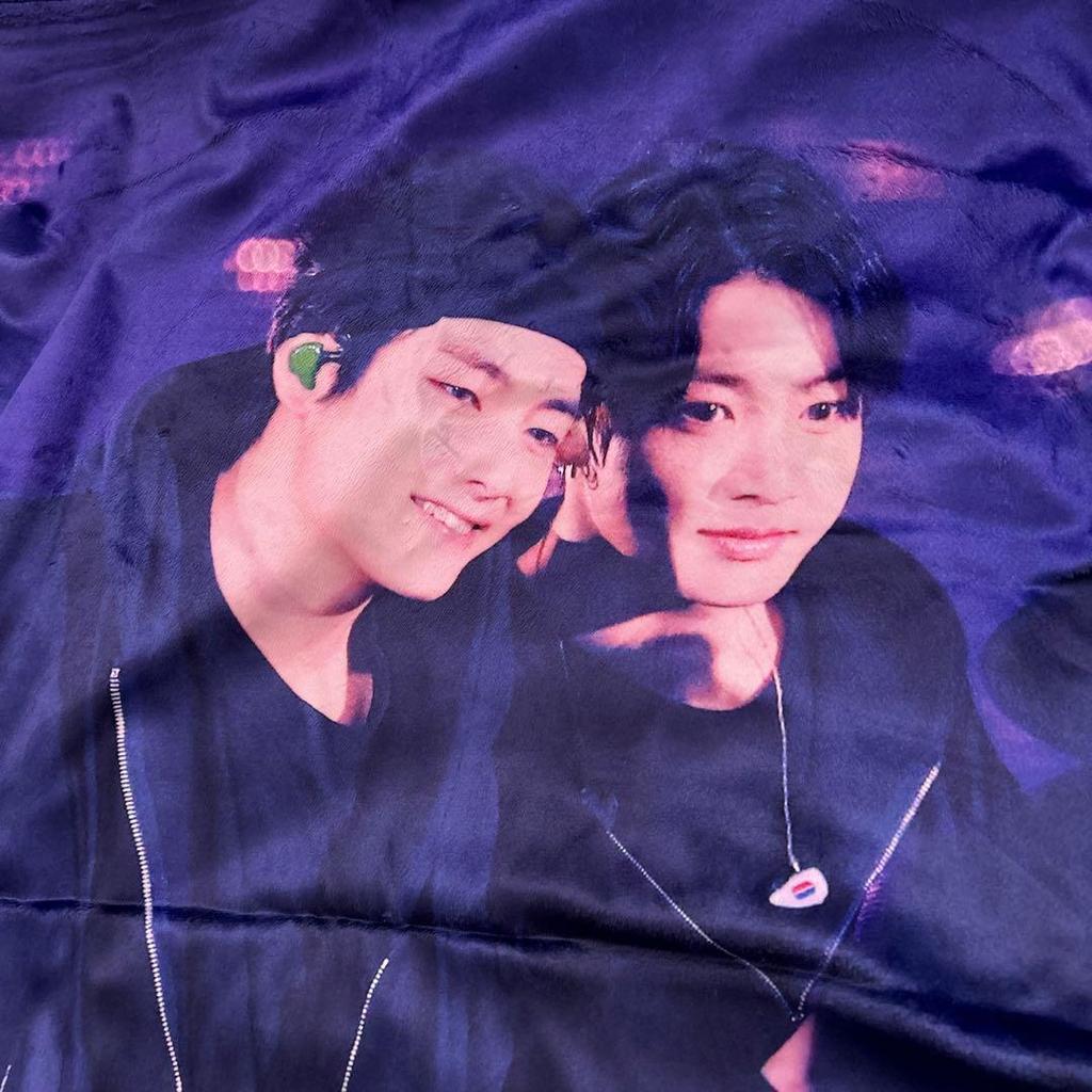 [USED] BTS Blanket Seoul Concert