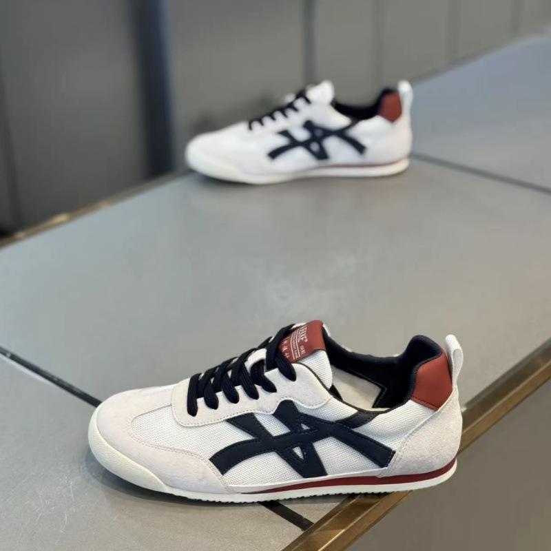 Men's Classic Running Shoes Lace Up Soft Sole Walking Shoes Flat Bottom Sports Shoes Breathable Couple Casual Shoes Tennis Shoes