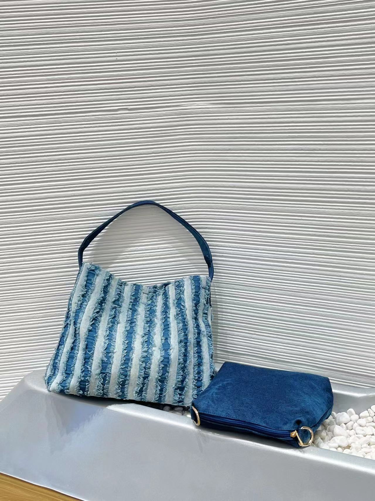 

Fashion Handbag Fringed Striped Fur Bag Women S Bag Shoulder Bag Casual Versatile 46*12*30 синій