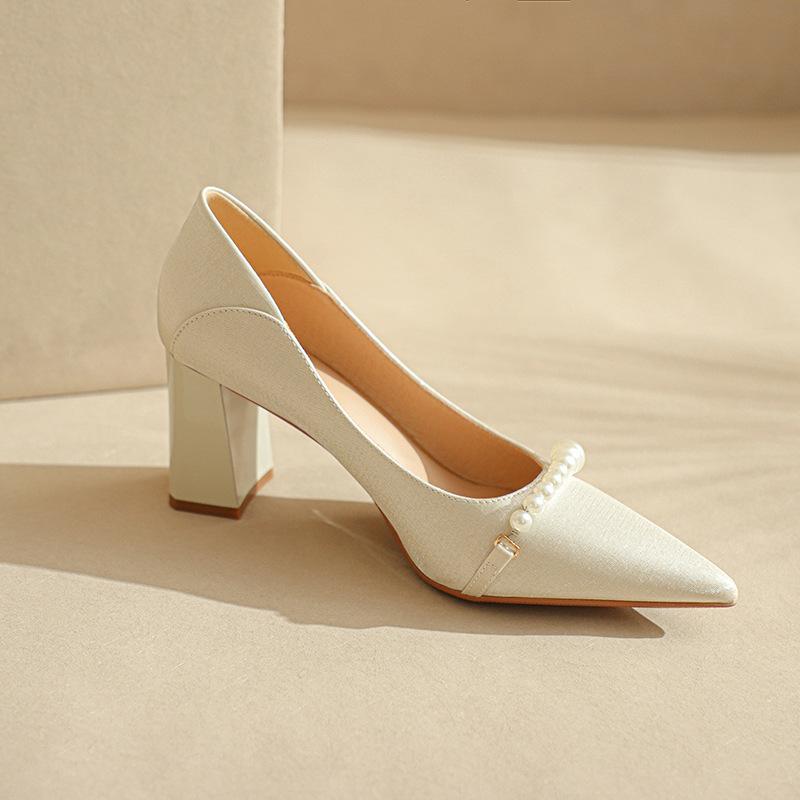 Beautiful Satin Temperament High Heels Thick Heels Single Shoes White Cheongsam Shoes Bridesmaid Shoes Women's Daily Wedding Shoes Women's Bride Shoes