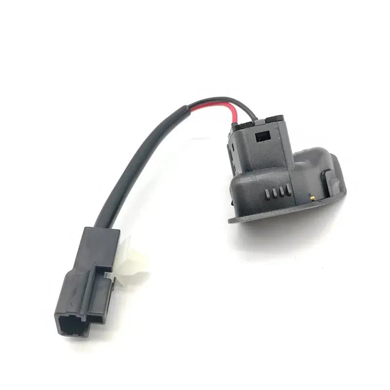 935552W000RJ5 93555-2W000 Przycisk otwierania klapki paliwa do Hyundai 2013-2016 Santa Fe Sport 2.0L 3.3L