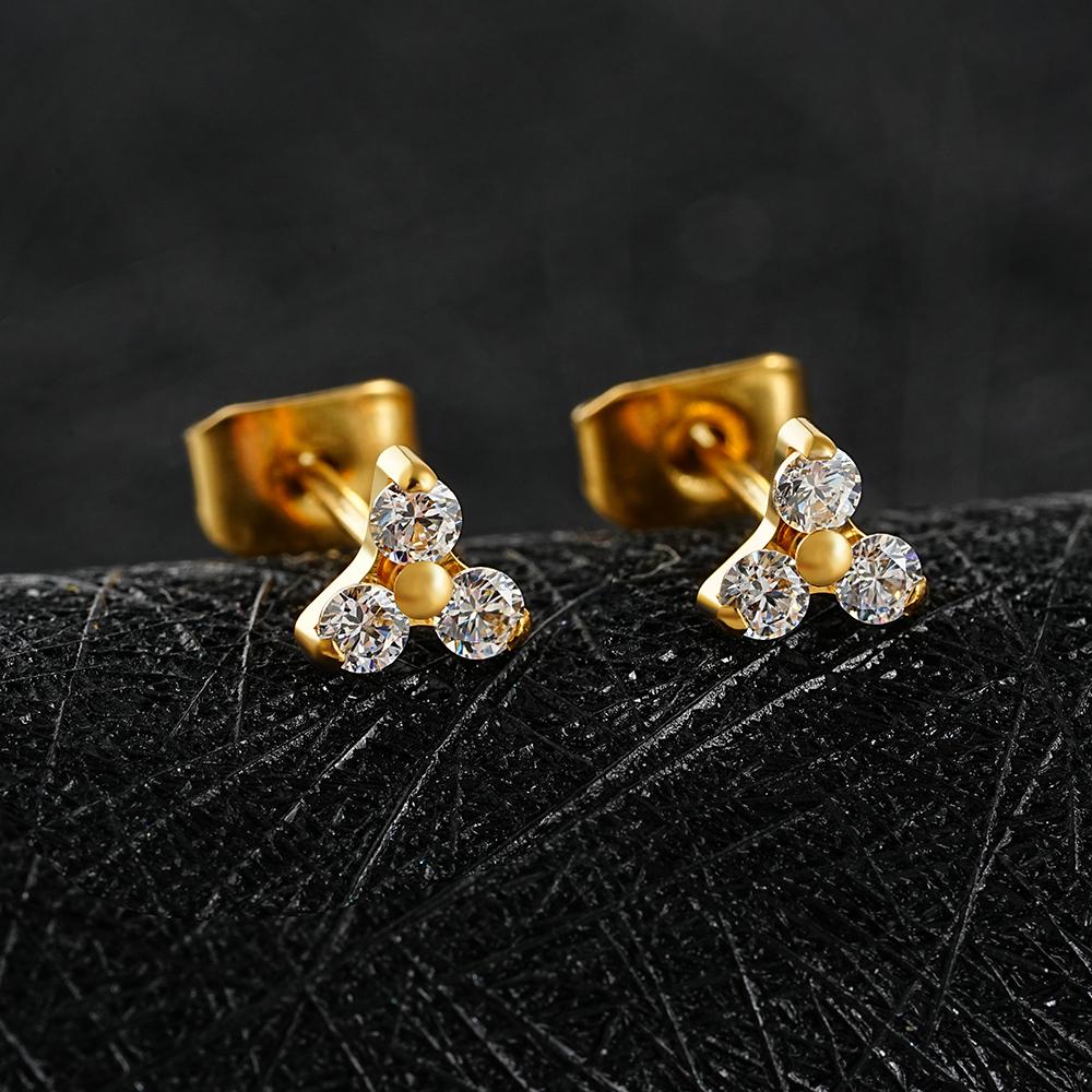 1 Pair Right Grand ASTM F136 Titanium 20G Trinity CZ Stud Earrings Simple Hypoallergenic Triple Flower Cartilage Earring Set