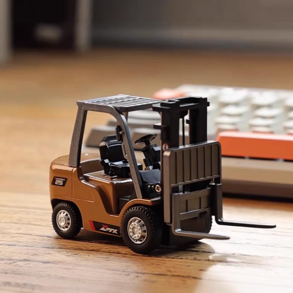 1/64 Scale Remote Control Mini Alloy Forklift Toy.