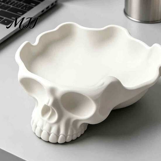 Handcrafted Tabletop Ornament Skull Catchall Tray, Vintage Resin Storage Bowl for Keys Rings Jewelry, Gothic Fashionable Window Sill Tray Earrings