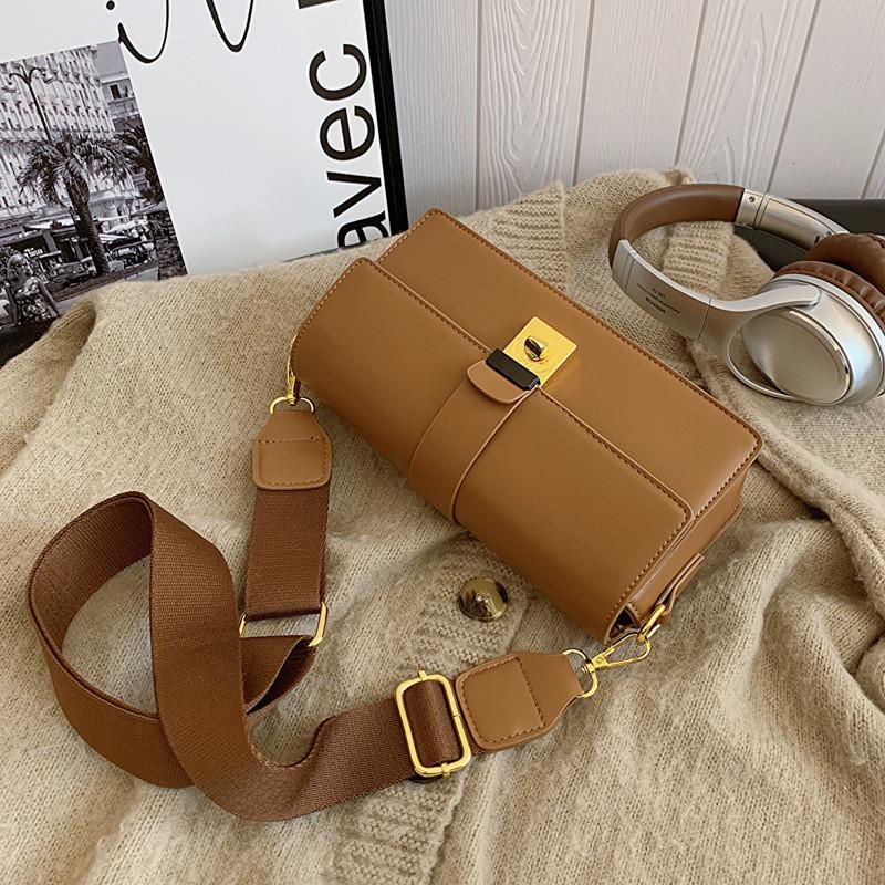 French Chic Designer Women s Handbag 2023 New Autumn And Winter High-end Fashion Small Square Bag