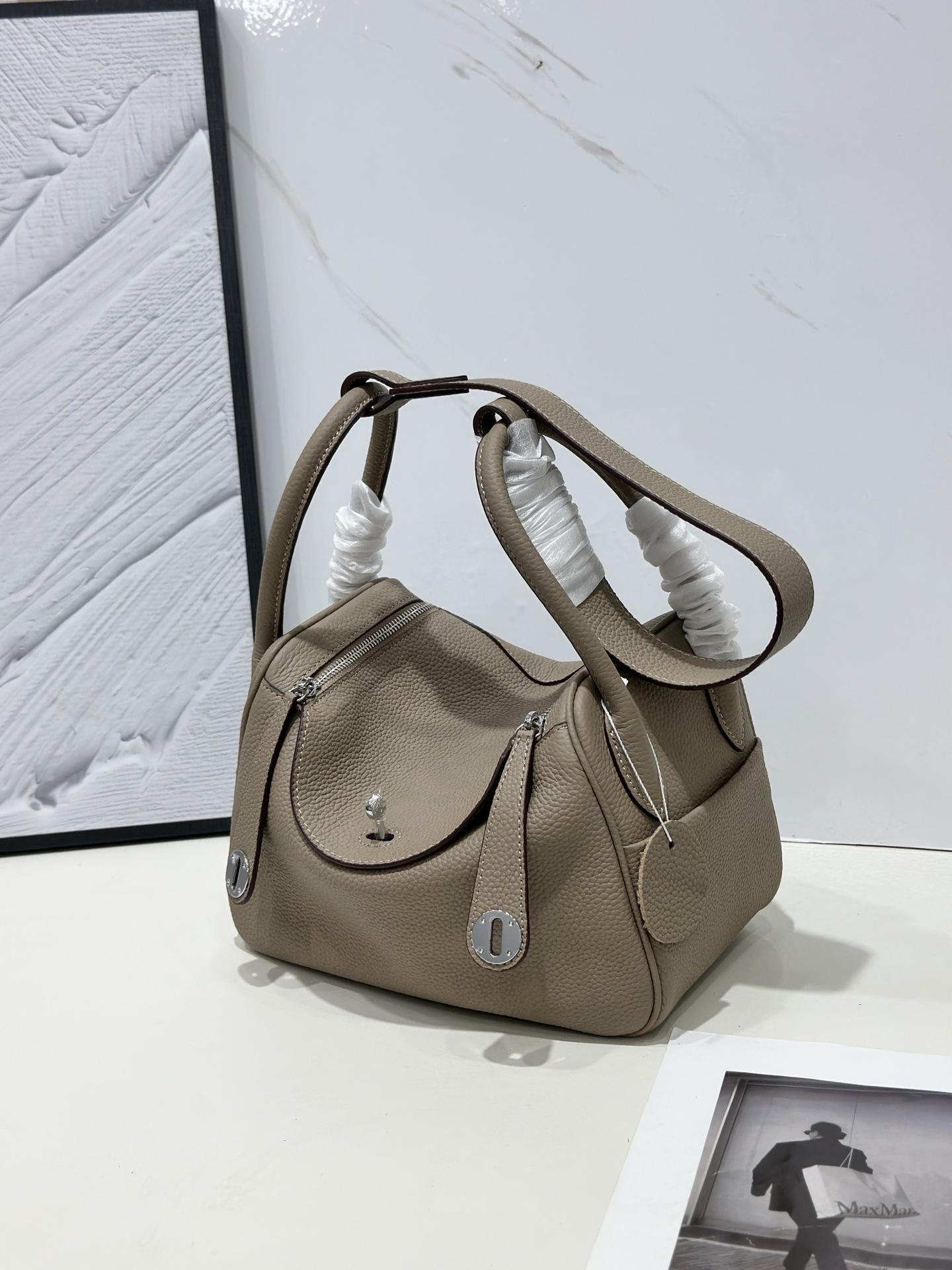 

Женская сумка Lindy из натуральной кожи с узором Palm 2024 года — стиль доктора, переносная сумка через плечо и сумка-мессенджер 29 cm