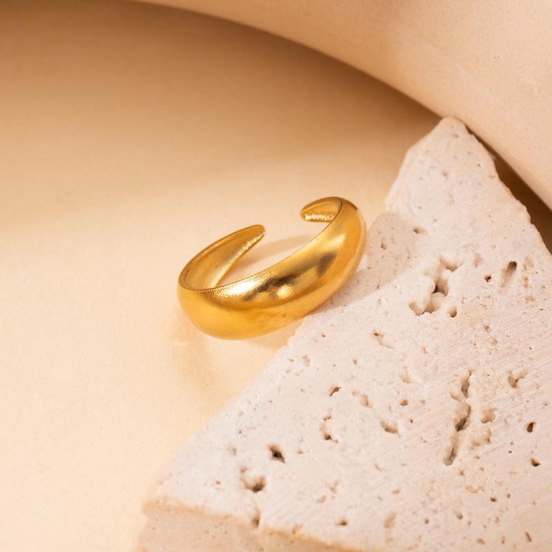 Modischer Nischen-Titanstahl-High-End-Metallring für Damen, nicht verblassend, mit übertriebenem Design und verstellbarer Öffnung für Accessoires