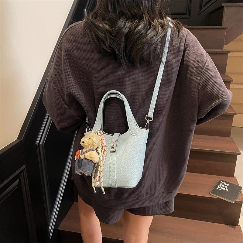 Large Capacity Portable Bucket Bag Women's New Fashion Shoulder Messenger Bag