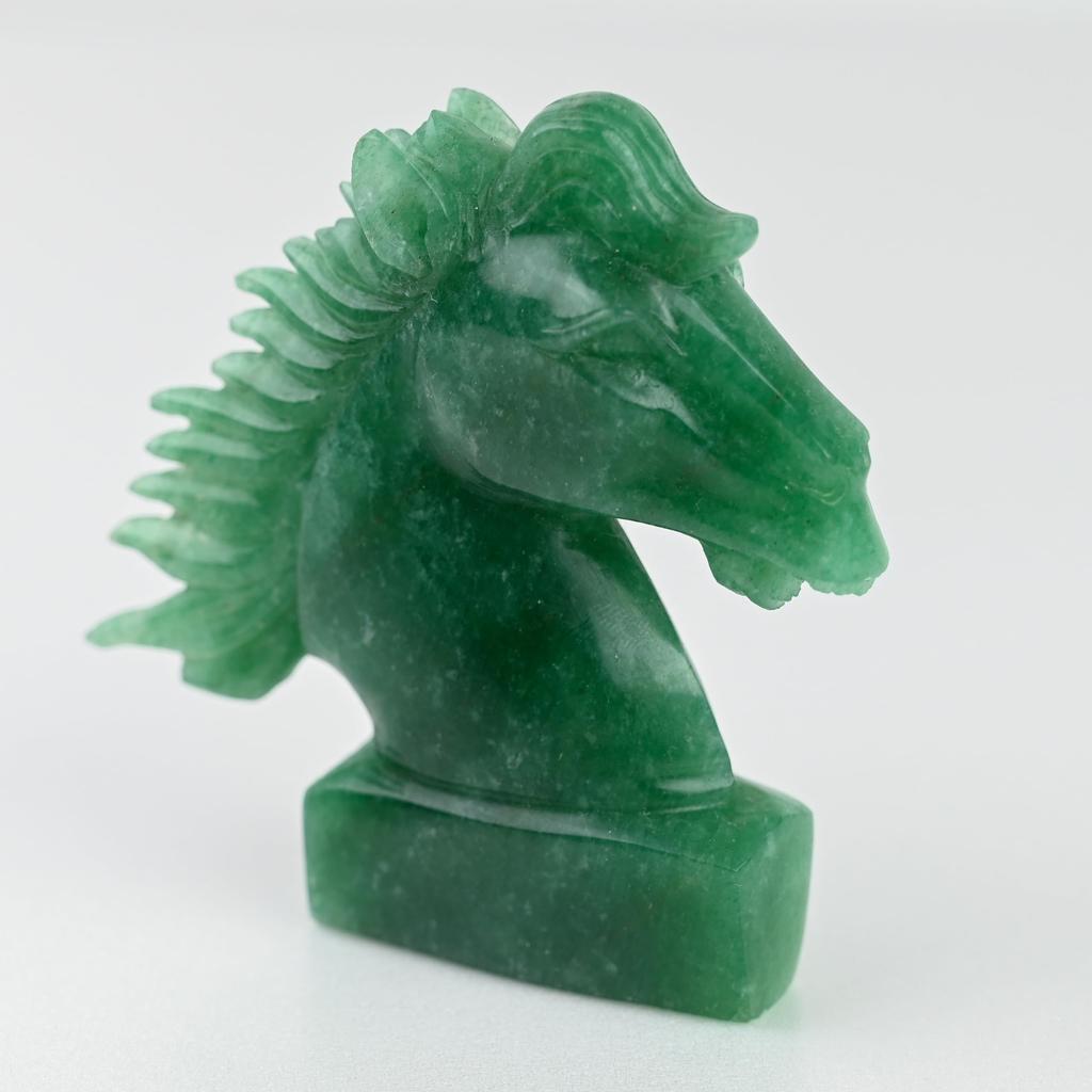 Übersetztes Produkt Aventurin Pferdeskulptur Natursteinschnitzerei Figur Innenraum Naturstein Kraftstein Indischer Jade Gesundheit Glück Langlebigkeit