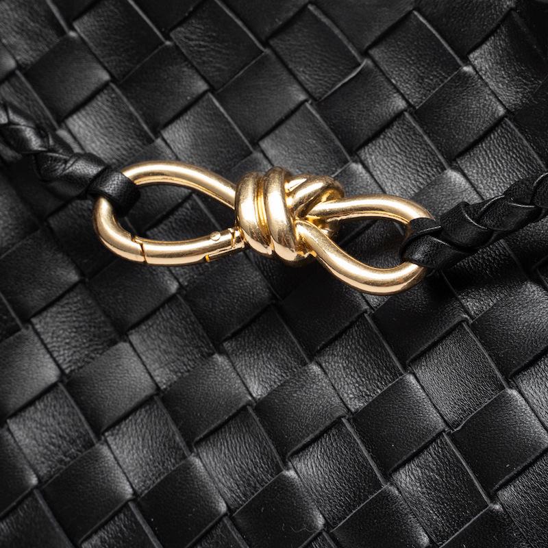 Trendige neue gewebte Damentaschen, handgeflochtene Doppelschichtwebung, tragbare Damen-Umhängetaschen, strukturierte gewebte Taschen