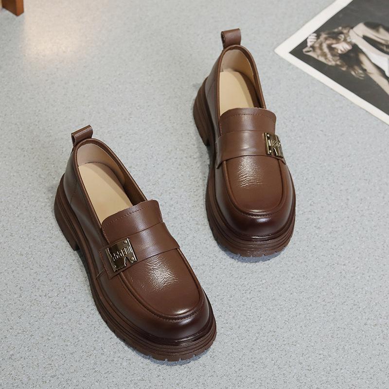 First layer cowhide sole loafers women's 2025 spring new retro breathable single shoes thick sole large size small leather shoes tide