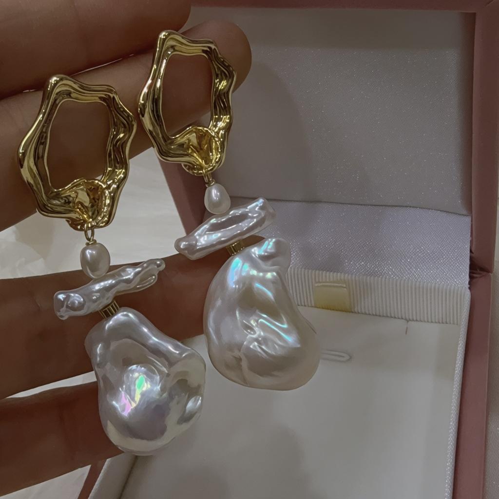 Vintage natürliche Mode große barocke unregelmäßige Perlenstecker Ohrringe Damen Silbernadel Ohrringe leichter Luxus Französische Ohrringe