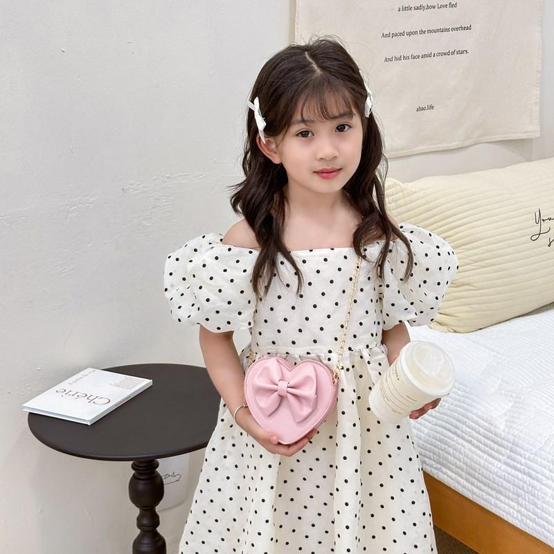 Borsa a tracolla singola con cuore e fiocchi alla moda per bambini, Borsa a tracolla con catena alla moda per l'uso dei bambini