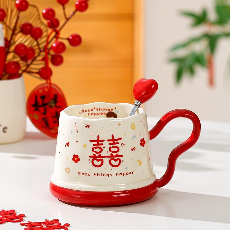 

Праздничная парная кружка с ложкой Любовь Керамическая чашка Высокоценная чашка Изысканный свадебный сувенир подарок 390ml