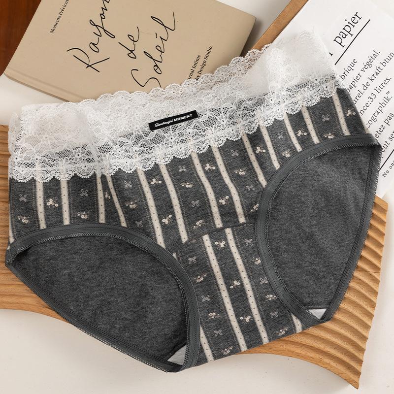 Female Spring and Autumn Sweet Floral Lace Pure Cotton 10A Antibacterial Crotch Waist Triangle Briefs