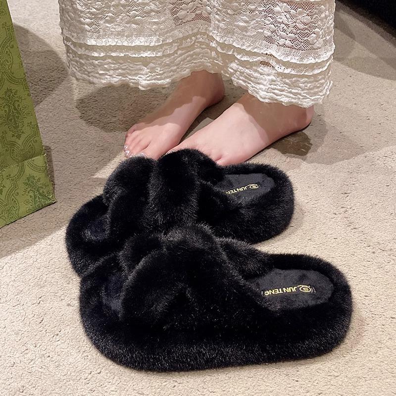 Internet celebrity fluffy slippers women's 2025 autumn new outer wear thick-bottomed versatile velvet warm non-slip one-word cotton slippers