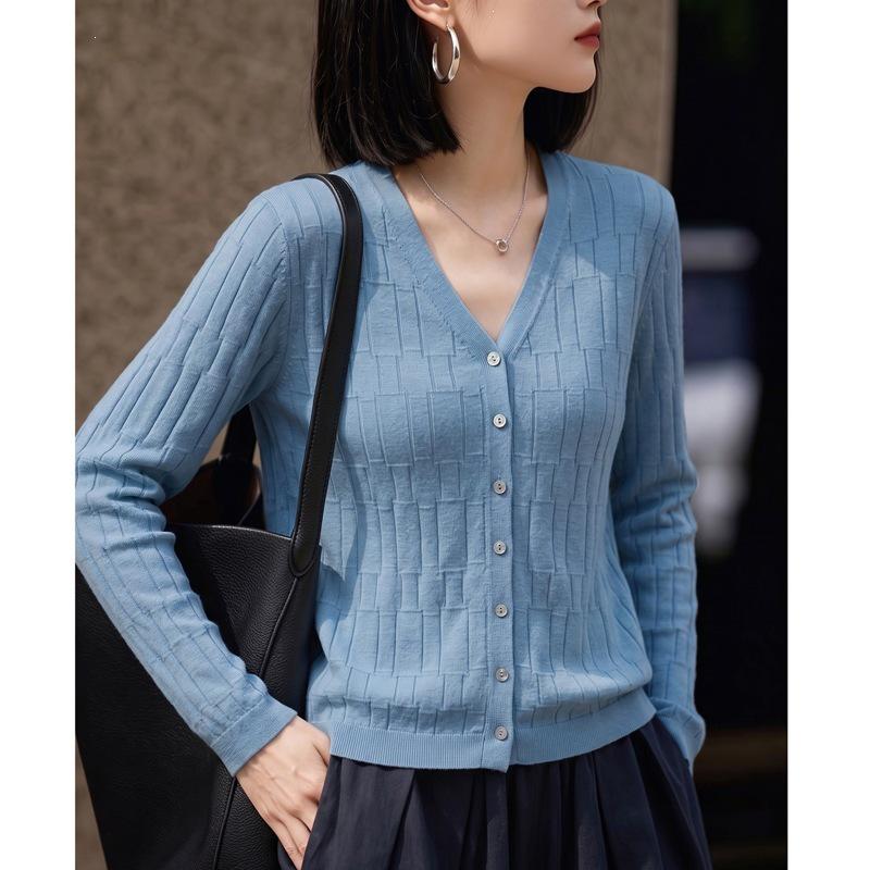 Spring/Autumn Korean V-neck Bamboo Texture Cardigan: Women's Long Sleeve Versatile Jacket