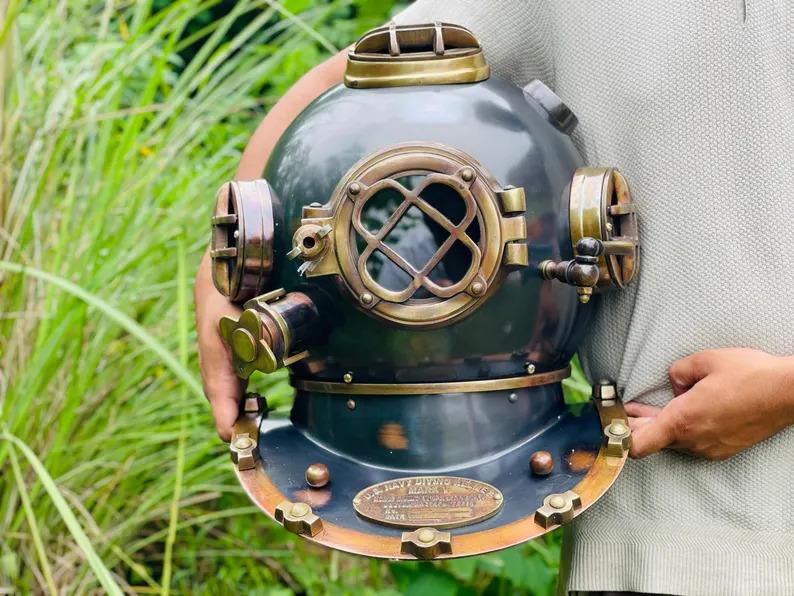 

Black Antique Diving Helmet: US Navy Marine Style, 18 Inch чорний