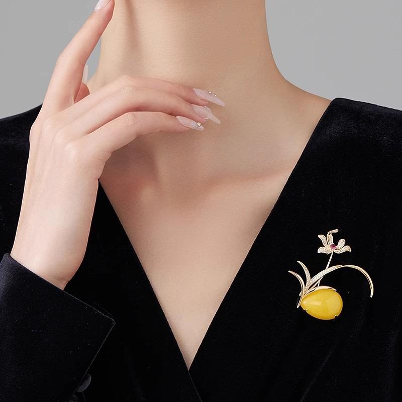 Design-sense Orchid Brooch, High-end, Fashionable, Individual and Elegant Brooch, Coat Cardigan, Exquisite and Luxurious Brooch