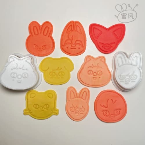 TARKAY Stray Kids Cookie Cutter Set (8 Pieces) - skzoo 2023 Concert MANIAC - Idol Support, Baking Supplies, Kitchen Press, Bento Box, Cooking, Biscuit