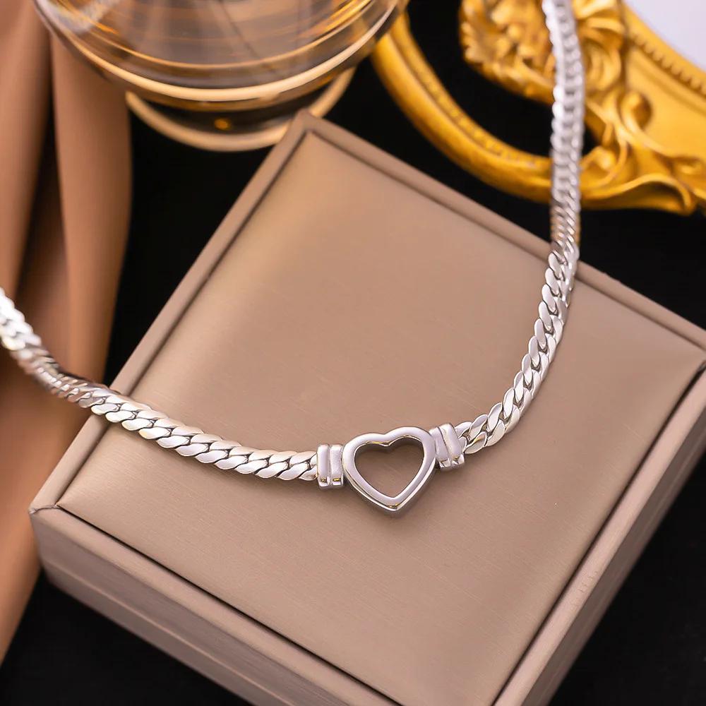 Luxury Hollow Heart Gold Color Stainless Steel Pendant Necklaces for Women Personality Wedding Bride Collar Jewelry Colorfast