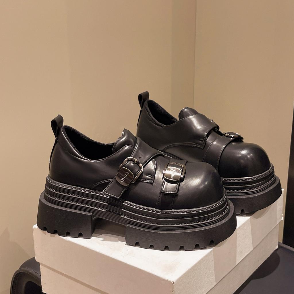 Slipper Damen 2025 Herbst neu super angesagt Retro kleiner Mann dicke Sohle Höhe Pendeln Mode kleine Lederschuhe Damenschuhe
