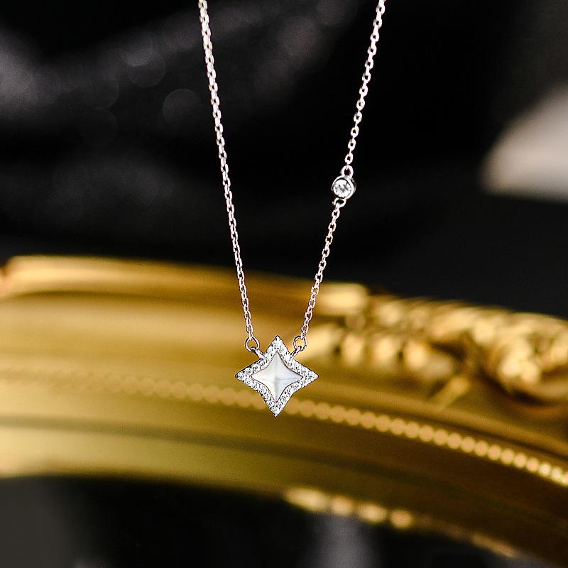 Diamantbesetzte vierzackige Sternhalskette, Nischendesign, Leichter Luxus, Vielseitig, Hochwertiges Freundinnengeschenk, Neu