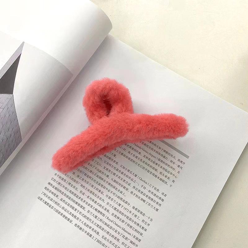 Autumn/Winter Furry Korean Plush Shark Hair Clip - Cute Updo Claw, Cross Clip, One-Word Design