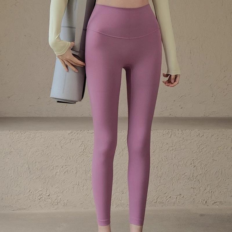 Women's High-Waisted Fleece-Lined Yoga Pants: Warm, Thick, Tummy Control, Butt Lifting, Plus Size, Tight Fit for Autumn/Winter.