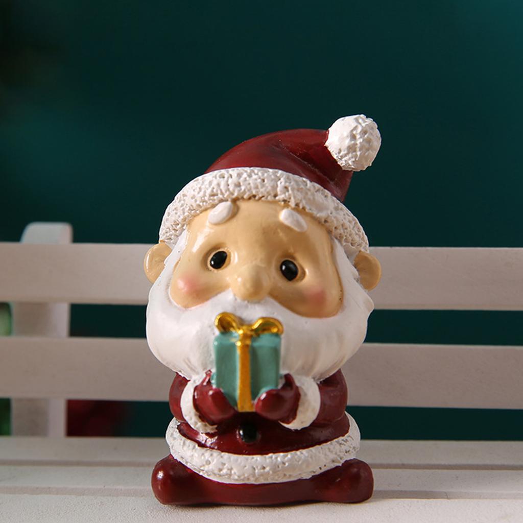 Desktop Resin Christmas Miniature Portable Movement Wonderful Table Top Decor Suitable for School Shop