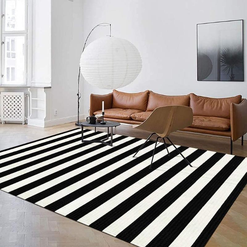 Black and White Stripe Rug Outdoor Balcony Christmas Decor Rug Machine Washable Carpet Rug for Dining Room Entryway Home Office