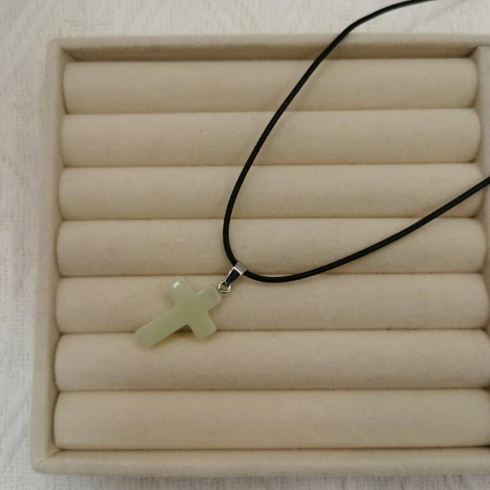Cross Design Pendant Necklaces Luminous Necklace Night Fluorescence Glow In Dark Noctilucent Glowing Necklace Classic Necklace