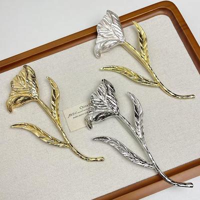 European Retro Metal Leaf Flower Brooch - Elegant Niche Design for Women