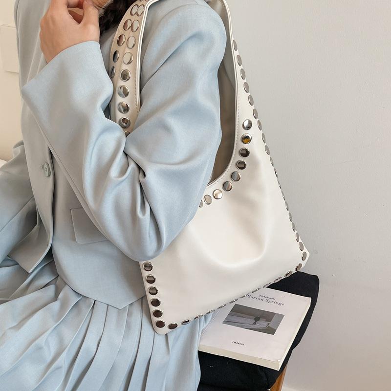Retro Rivet Texture 2026 Spring New Fashion Western Style Niche High-end Sense of All-match Simple Shoulder Handbag