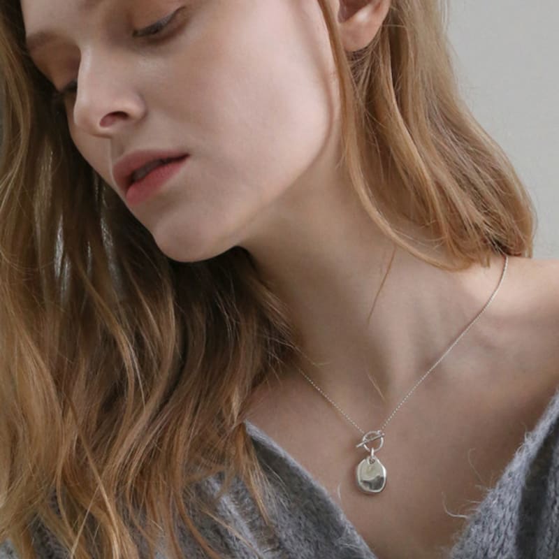 

REINDEER GENTLE STONE NECKLACE 01 SILVER