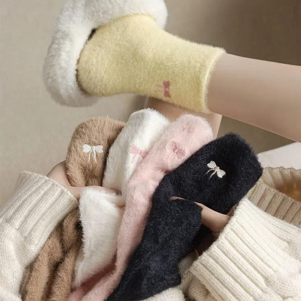 Footwear Plush Socks Embroidery Bow Winter Socks Sweet Mid Tube Stockings