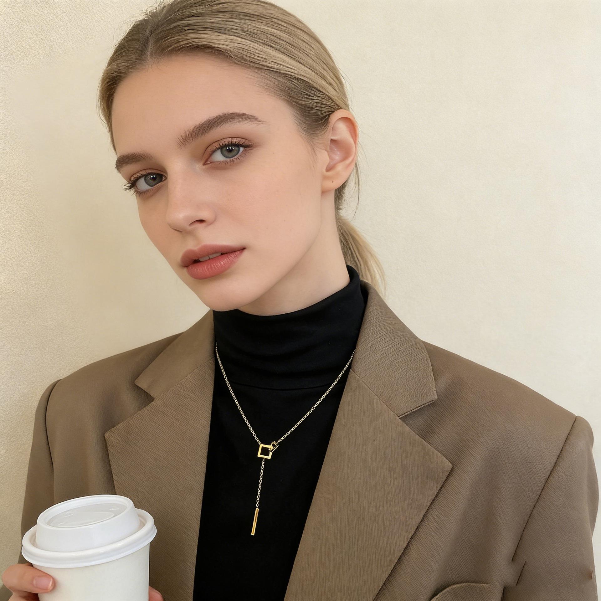 Универсальное женское квадратное ожерелье с 3D-подвеской и кисточками