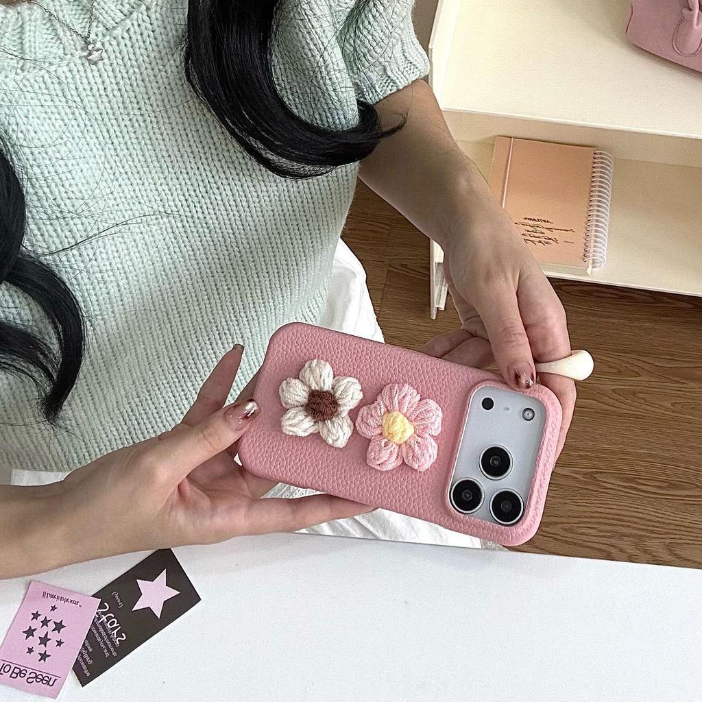 Compatible Phone Cases: Google Pixel 10, Google 9 Pro XL, Sony 1 VII, and 10 VI - Plush and Leather Flower Designs