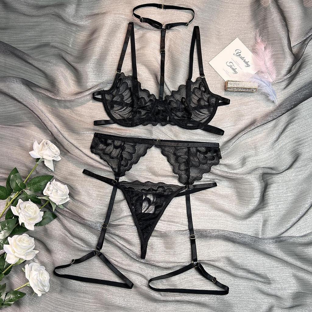 Hot-Selling Lingerie: Sexy Lace Trim Halter Three-Piece Set