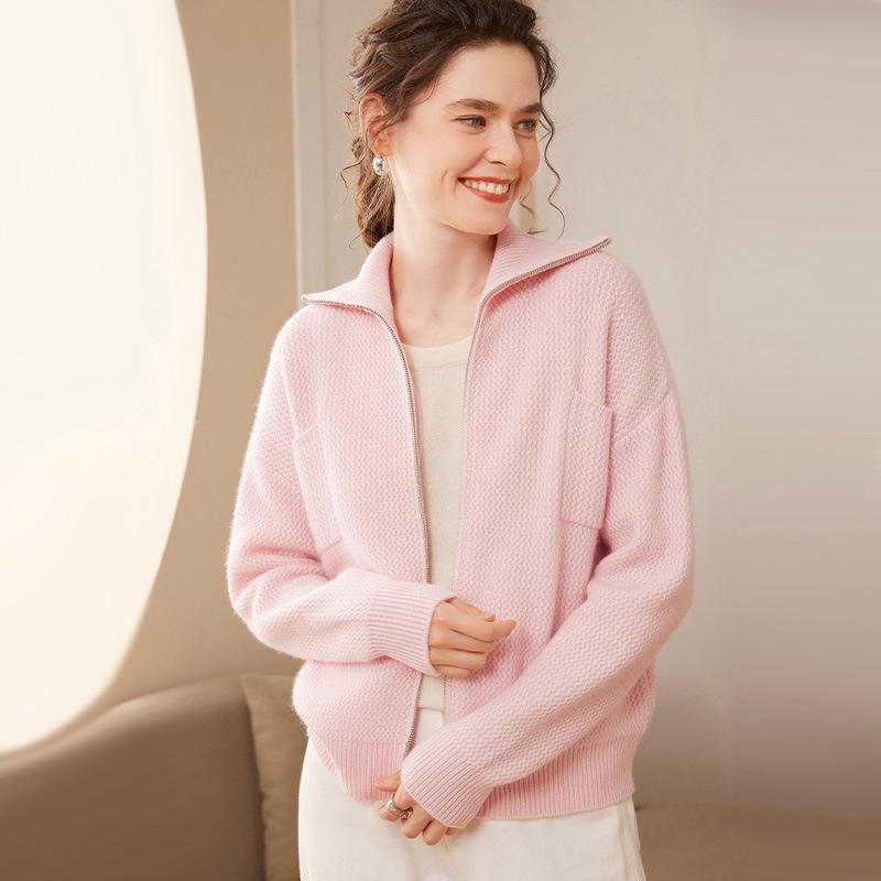 Thickened Cashmere Sweater: 2024 Autumn/Winter Women's Knit Cardigan - Korean Style Warm, Loose, Slimming Outerwear with Lapel and Zipper.