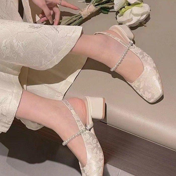 Guofeng New Chinese Pearl Sandals Women's 2025 New Single Shoes Thick Heels Women's Shoes Middle Heel with Cheongsam Shoes High Heels